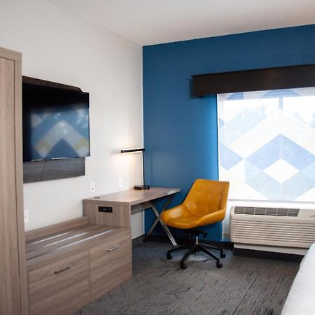 Holiday Inn Express & Suites Overland Park By Ihg Екстер'єр фото