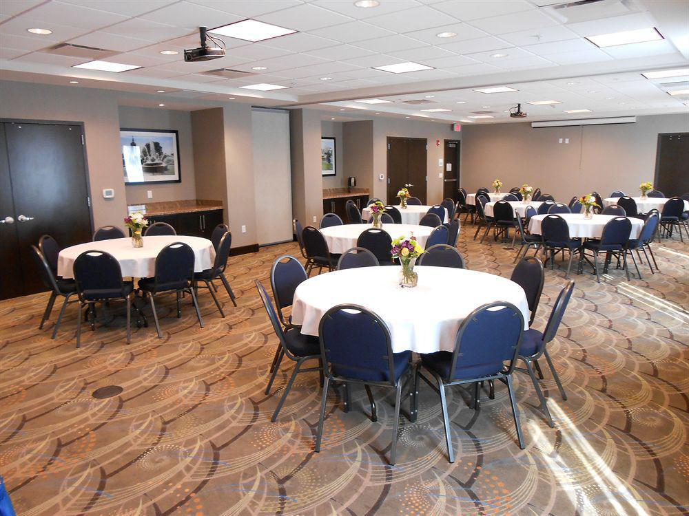 Holiday Inn Express & Suites Overland Park By Ihg Екстер'єр фото