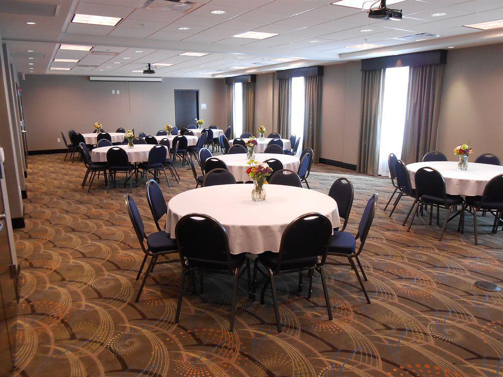 Holiday Inn Express & Suites Overland Park By Ihg Екстер'єр фото