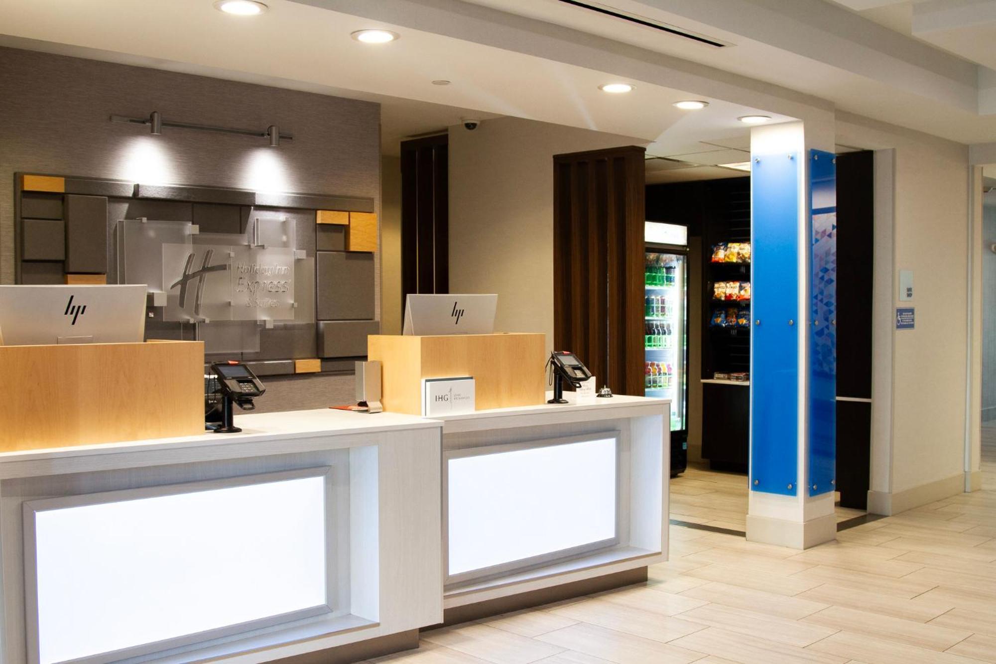 Holiday Inn Express & Suites Overland Park By Ihg Екстер'єр фото