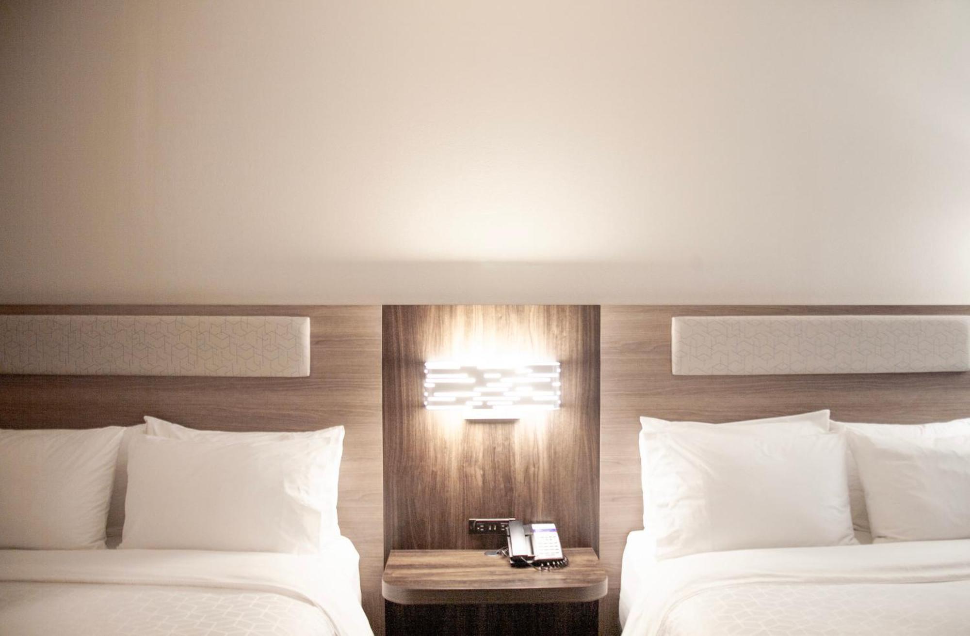 Holiday Inn Express & Suites Overland Park By Ihg Екстер'єр фото