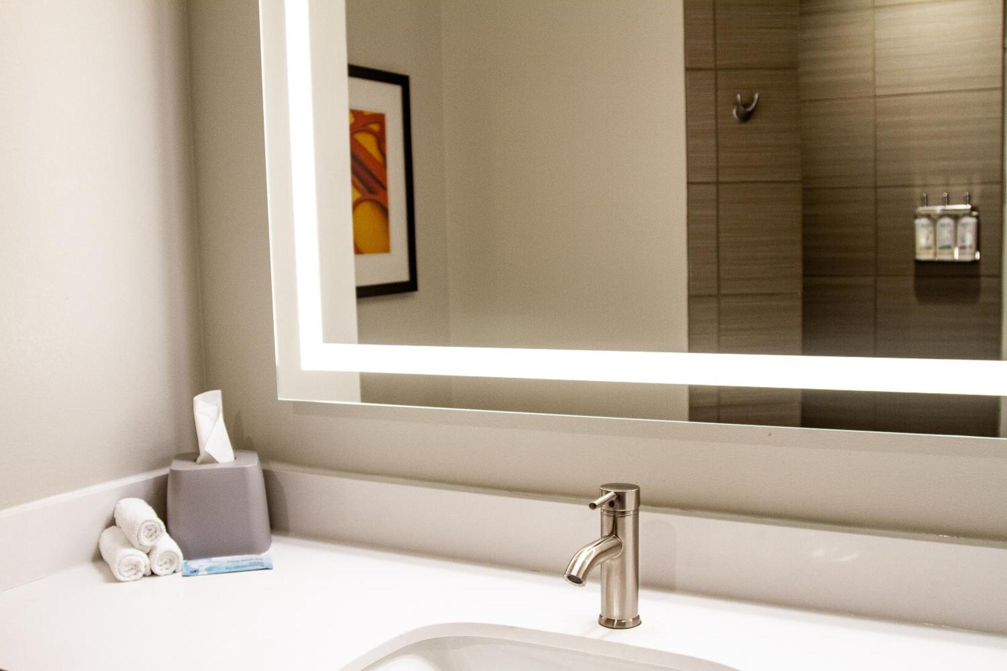 Holiday Inn Express & Suites Overland Park By Ihg Екстер'єр фото
