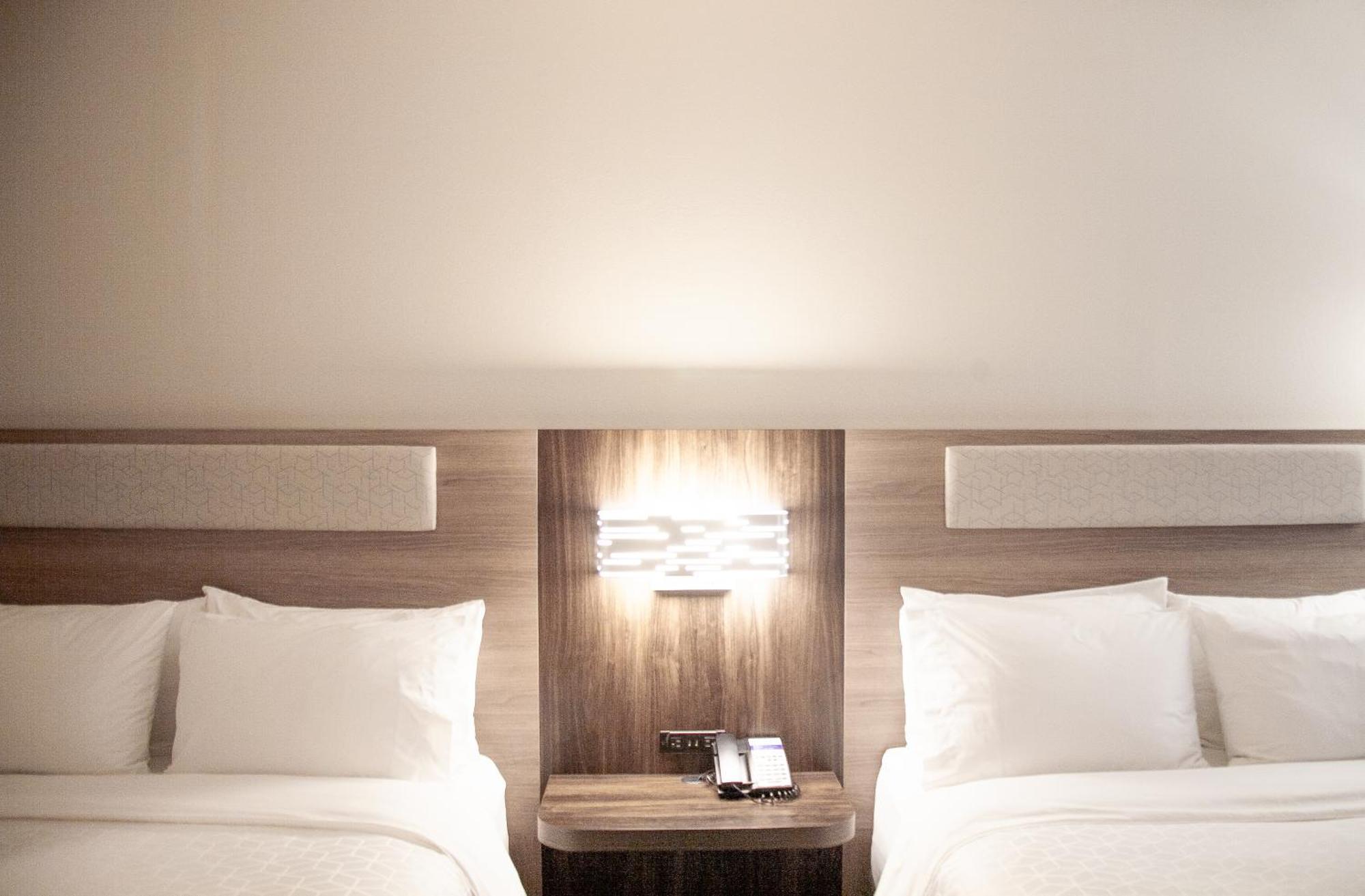 Holiday Inn Express & Suites Overland Park By Ihg Екстер'єр фото