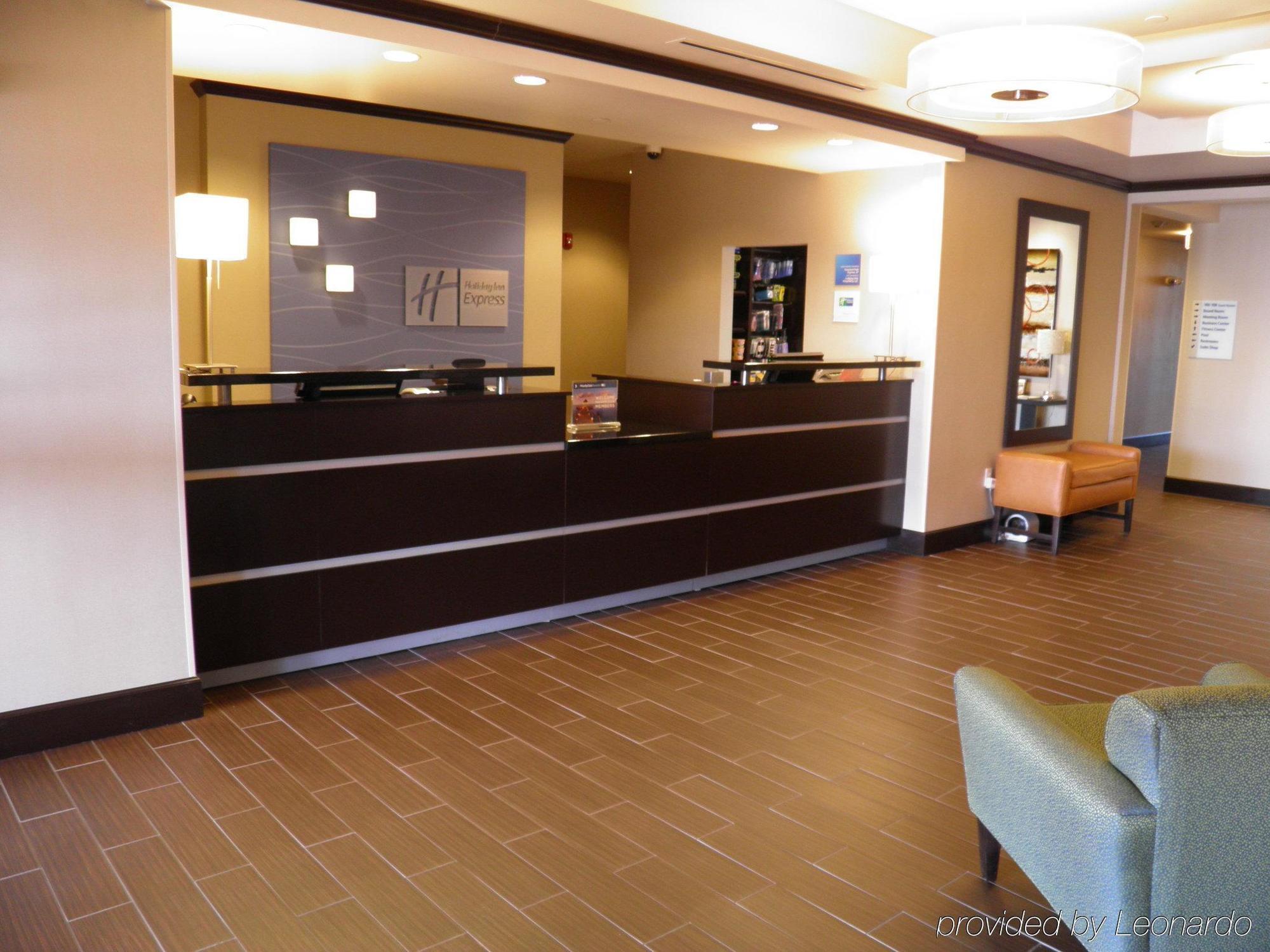 Holiday Inn Express & Suites Overland Park By Ihg Екстер'єр фото