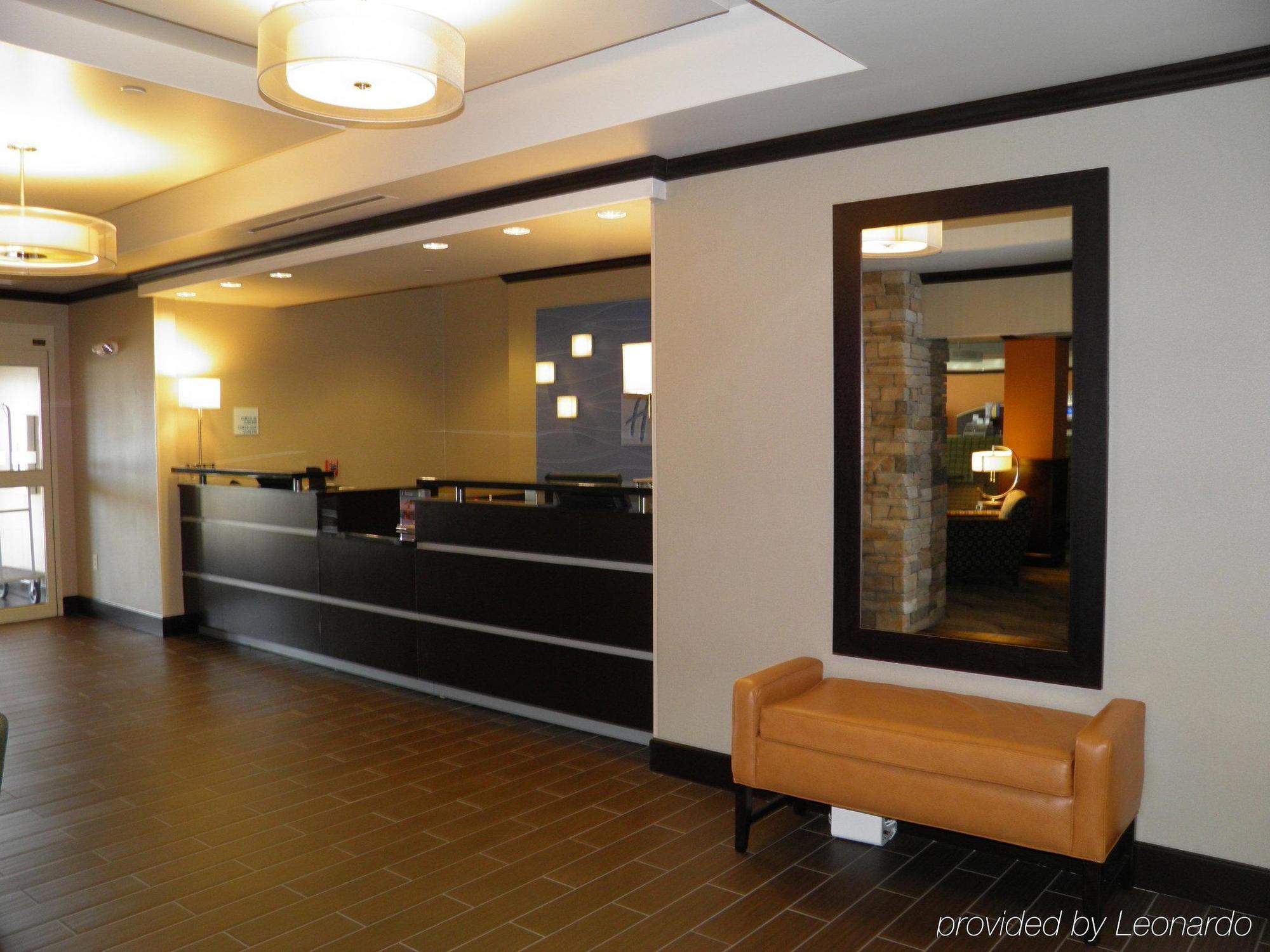 Holiday Inn Express & Suites Overland Park By Ihg Екстер'єр фото