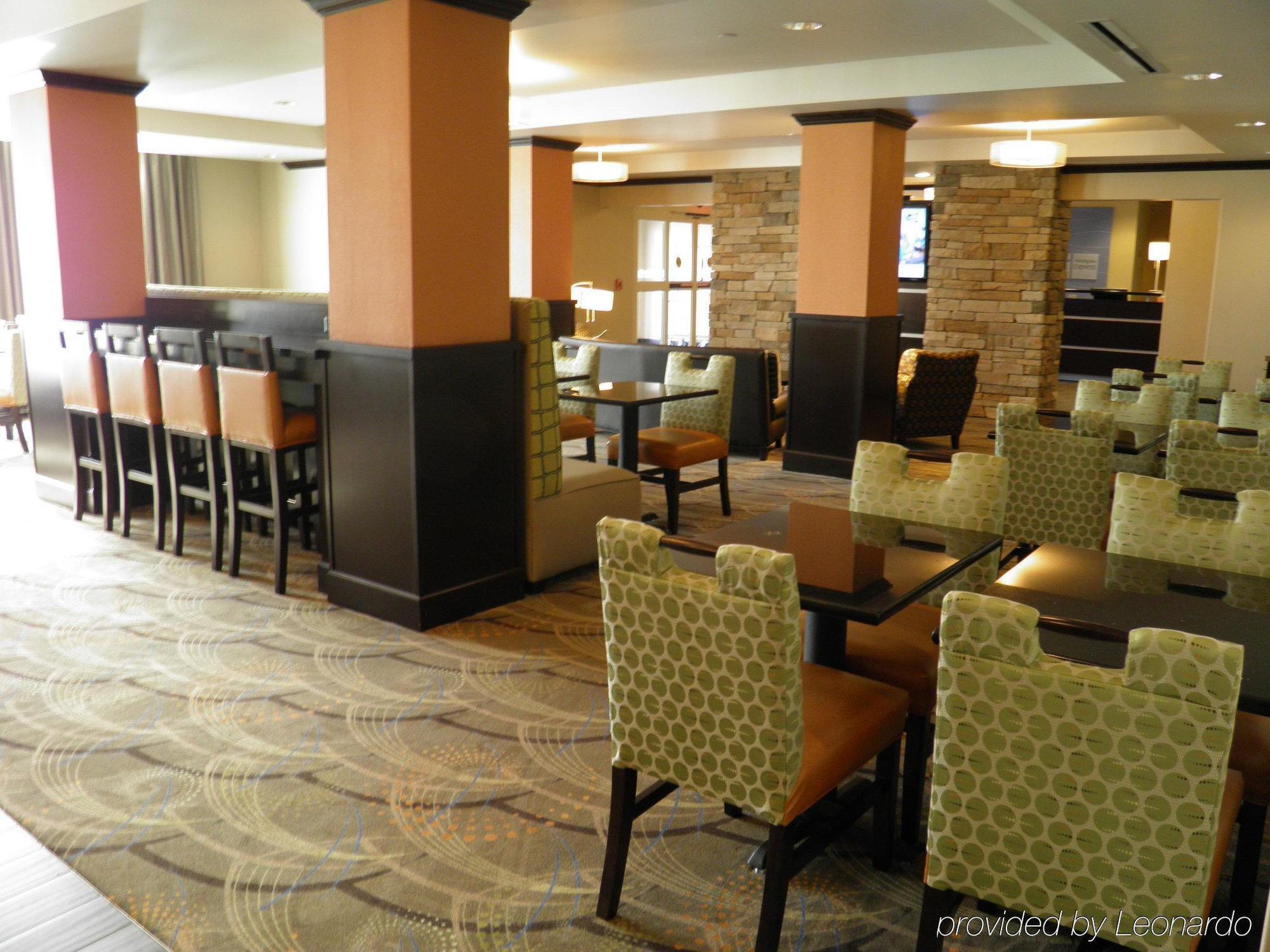 Holiday Inn Express & Suites Overland Park By Ihg Екстер'єр фото