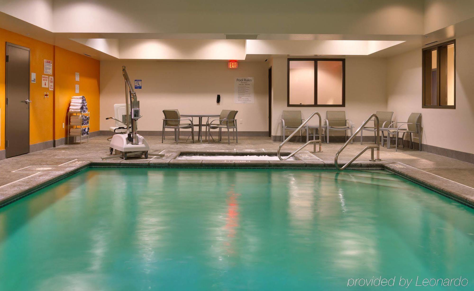 Holiday Inn Express & Suites Overland Park By Ihg Екстер'єр фото