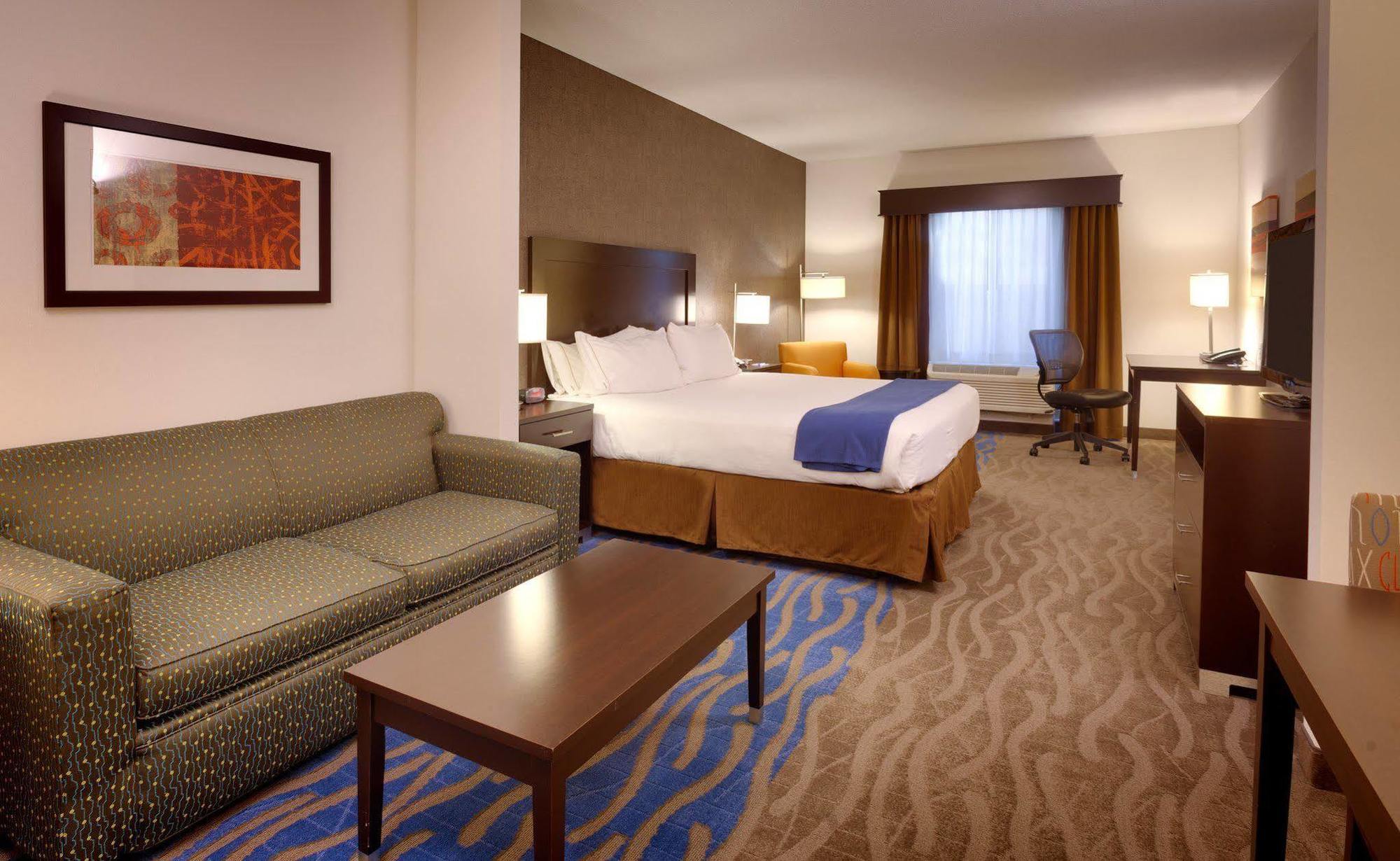 Holiday Inn Express & Suites Overland Park, An Ihg Hotel Екстер'єр фото