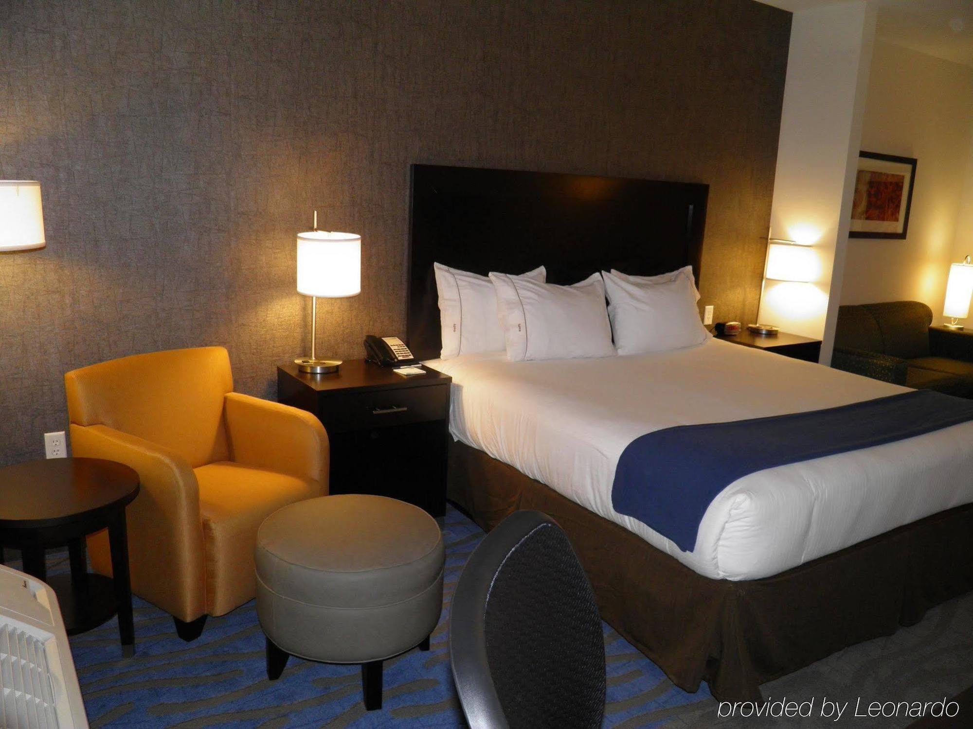 Holiday Inn Express & Suites Overland Park By Ihg Екстер'єр фото