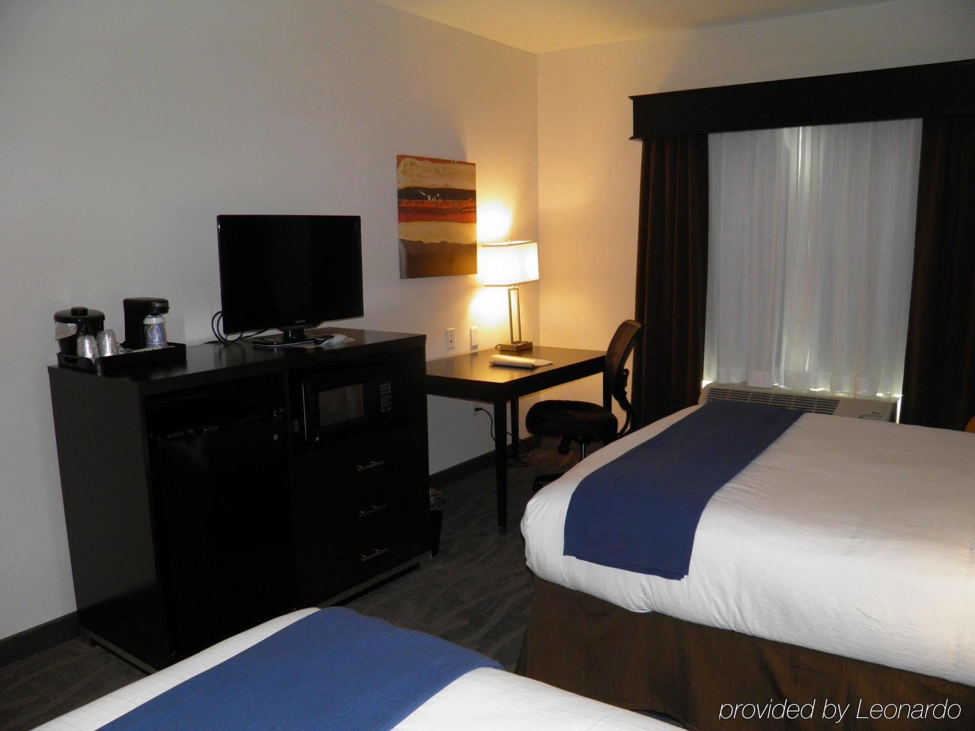 Holiday Inn Express & Suites Overland Park By Ihg Екстер'єр фото