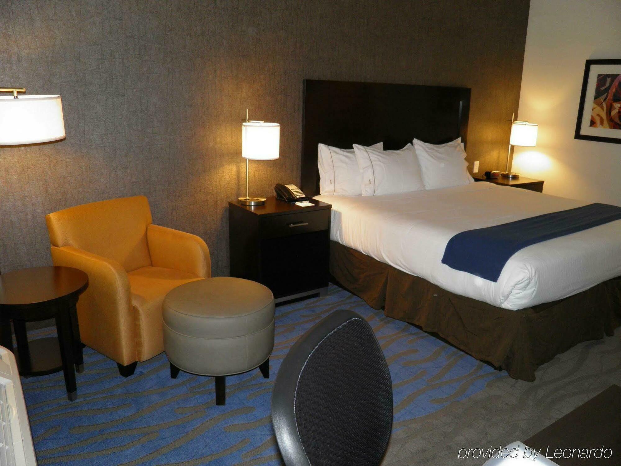 Holiday Inn Express & Suites Overland Park By Ihg Екстер'єр фото