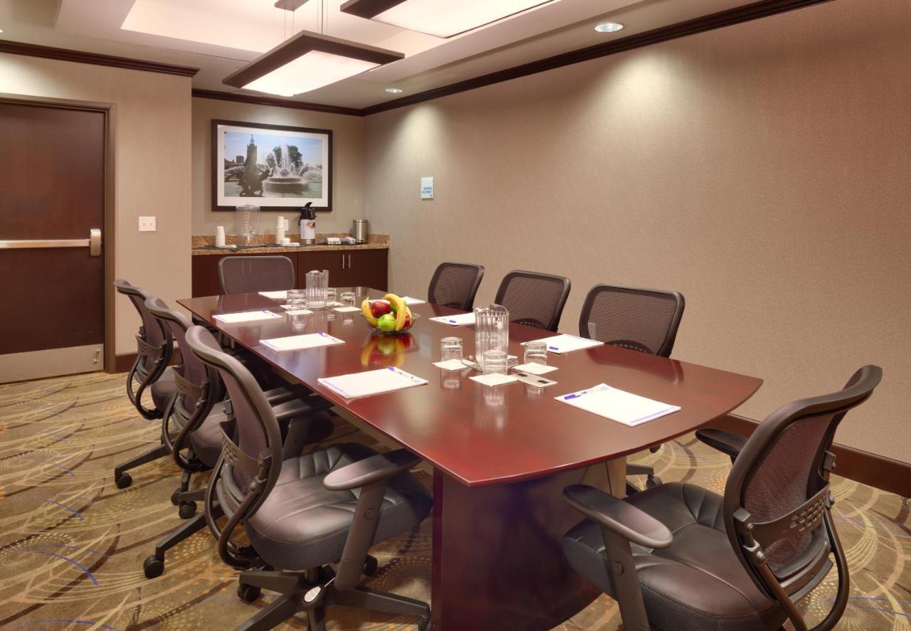 Holiday Inn Express & Suites Overland Park By Ihg Екстер'єр фото