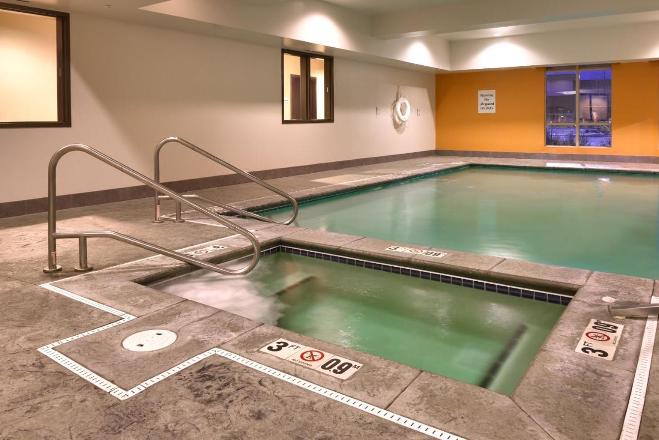 Holiday Inn Express & Suites Overland Park By Ihg Екстер'єр фото