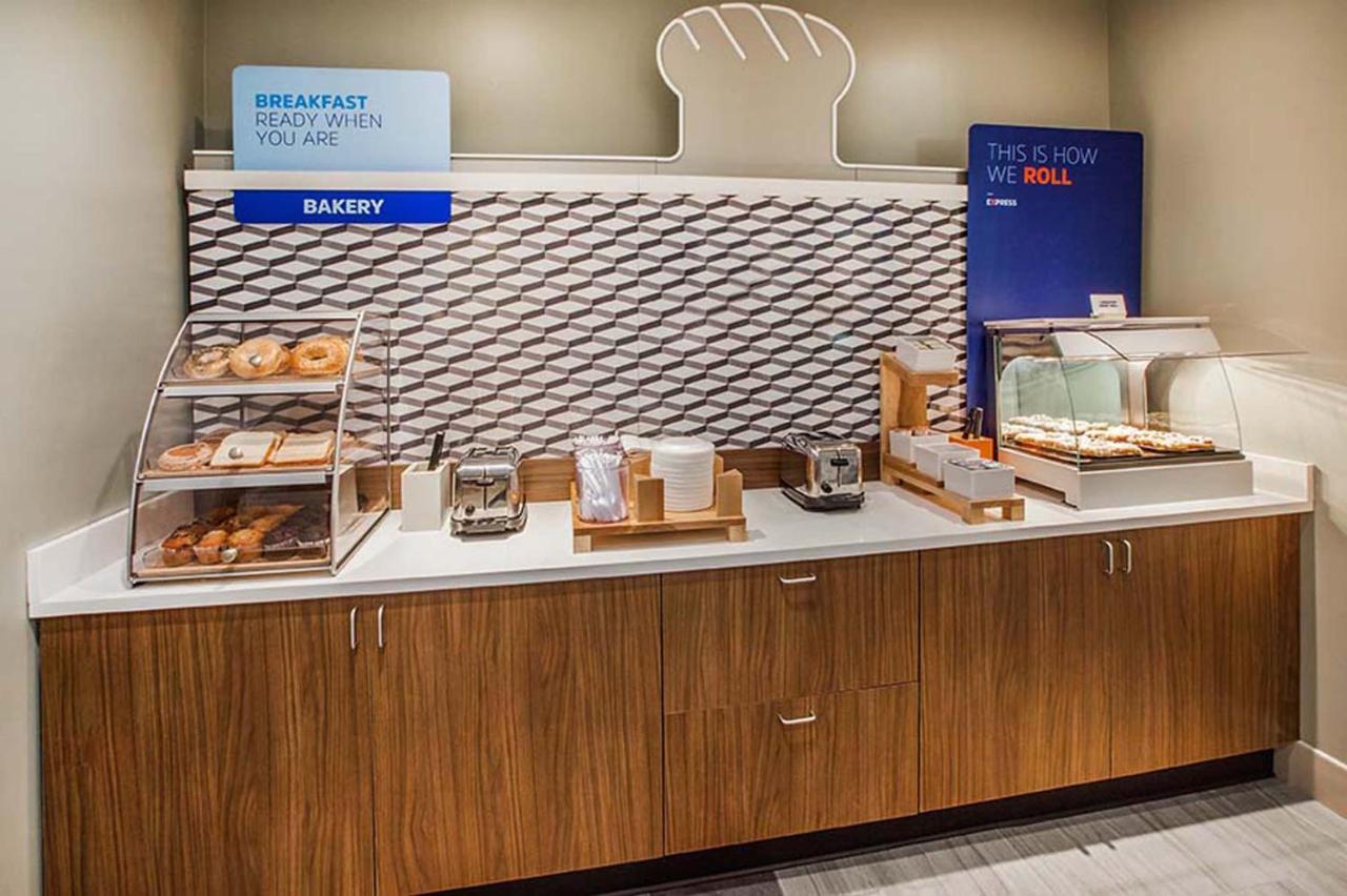 Holiday Inn Express & Suites Overland Park By Ihg Екстер'єр фото