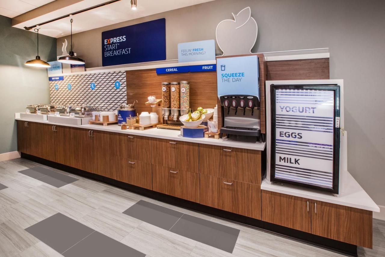 Holiday Inn Express & Suites Overland Park By Ihg Екстер'єр фото